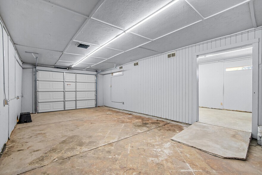 More Photos Of 605 Martin Luther King Junior Dr, Temple Warehouse For Sale