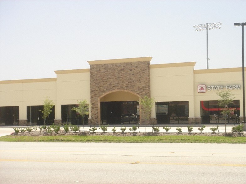 More Photos Of 12101-12139 Jones Rd, Houston General Retail For Lease