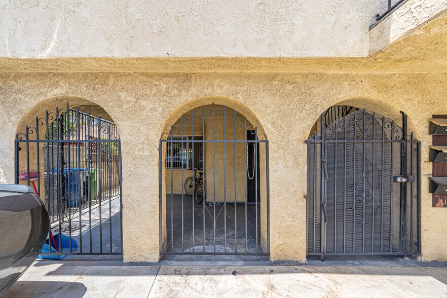 More Photos Of 1745 S Harvard Blvd, Los Angeles Apartments For Sale