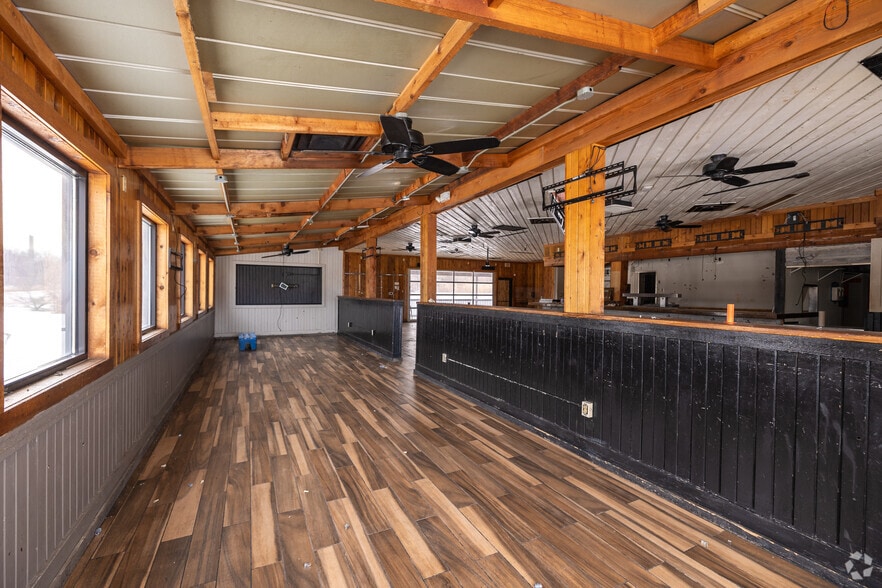 More Photos Of 3241 Horizon Dr, Springfield Restaurant For Sale