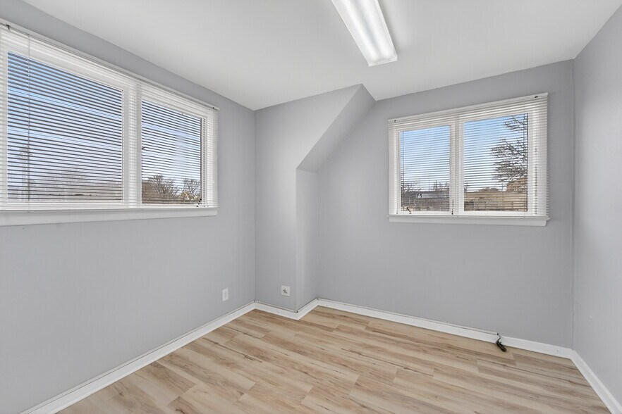 More Photos Of 2001 Capitol dr, Milwaukee Office For Sale