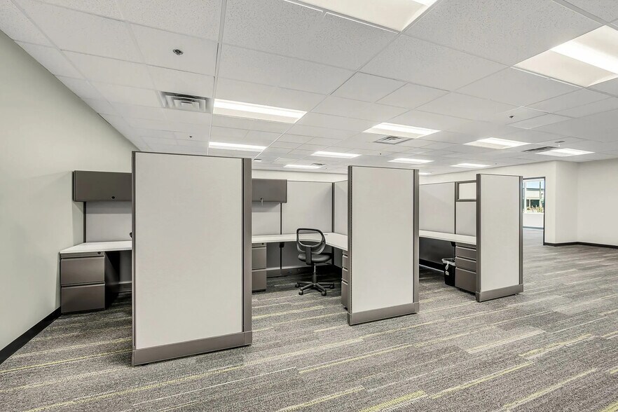 More Photos Of 8930 S Beck Ave, Tempe Light Manufacturing For Lease
