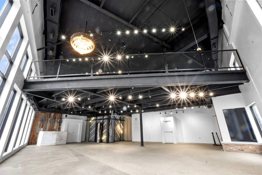 More Photos Of 3000 Rue Saint-Antoine O, Montréal Storefront Retail Office For Lease