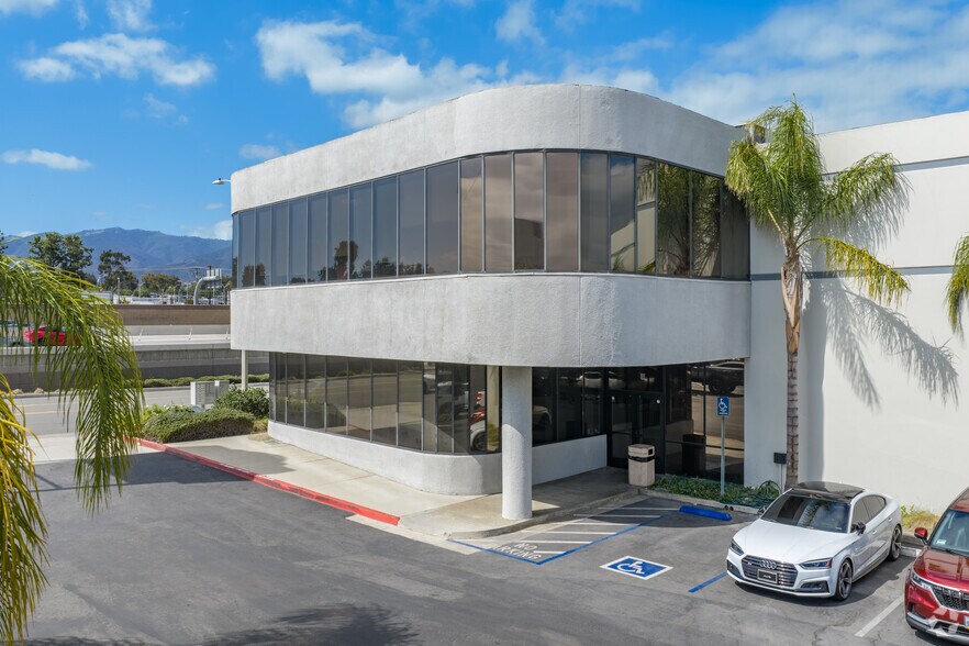 More Photos Of 1611 W Pomona Rd, Corona Unknown For Lease