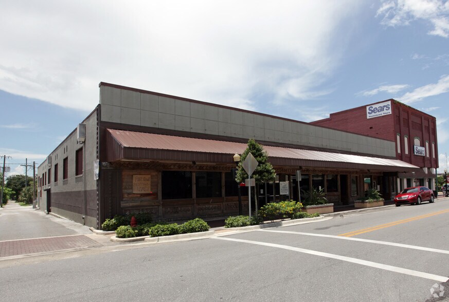 Primary Photo Of 121-125 W Main St, Wauchula Bar For Sale