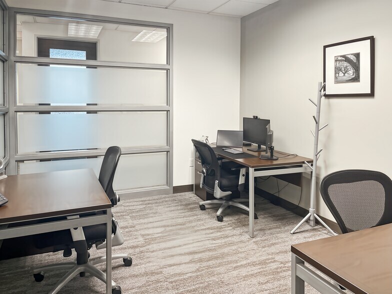 More Photos Of 11414 W Park Pl, Milwaukee Coworking Space