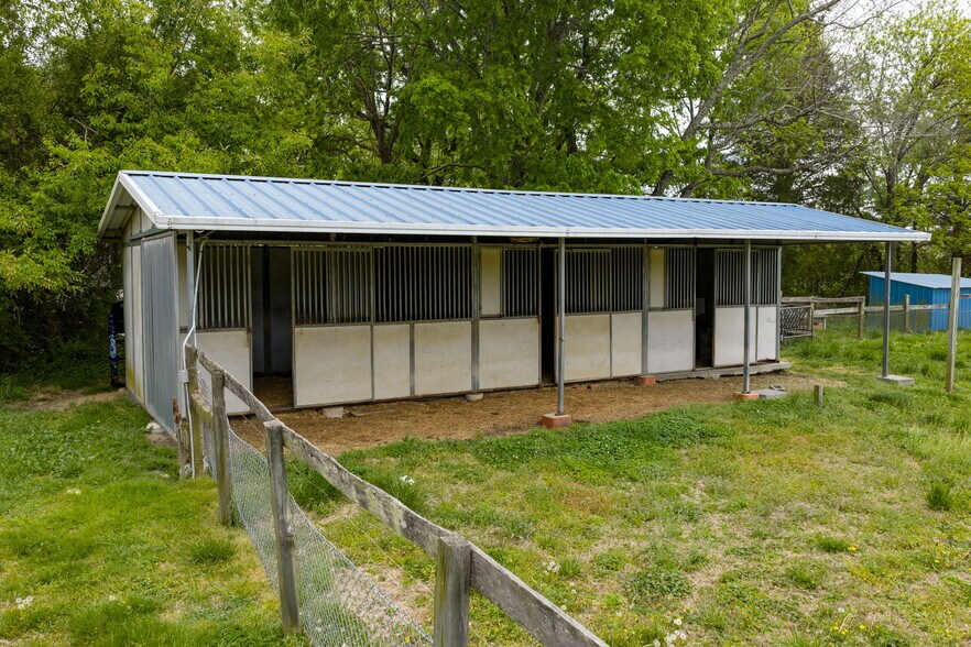 More Photos Of 101 Lea Rd, Kenbridge Healthcare For Sale