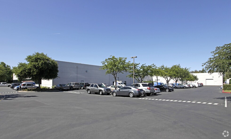More Photos Of 5870 Stoneridge Dr, Pleasanton Unknown For Lease