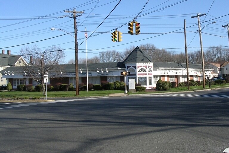 More Photos Of 2 Broadway, North Haven Storefront Retail Office For Lease