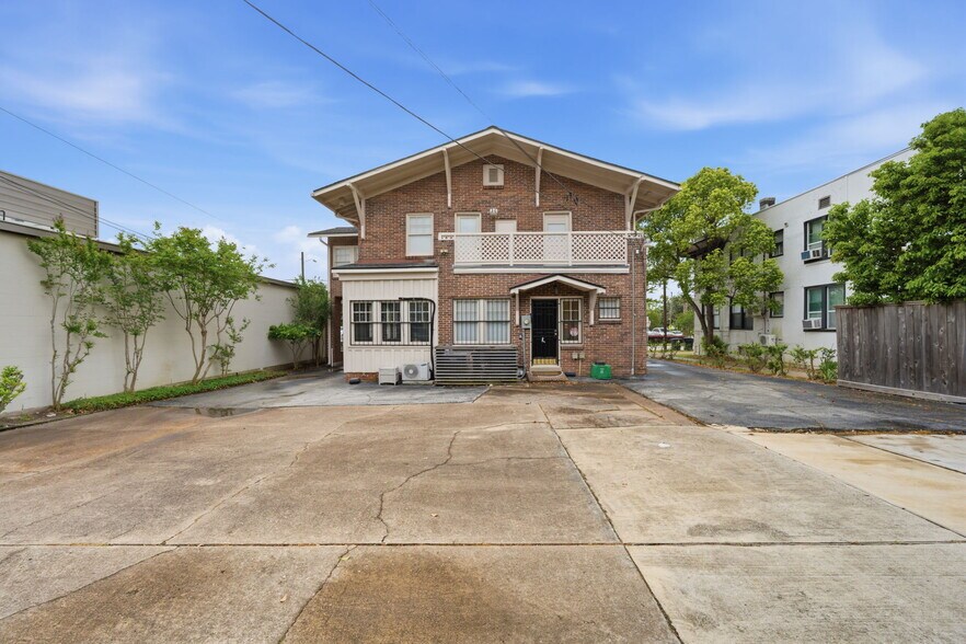 More Photos Of 626 W Alabama St, Houston Flex For Sale