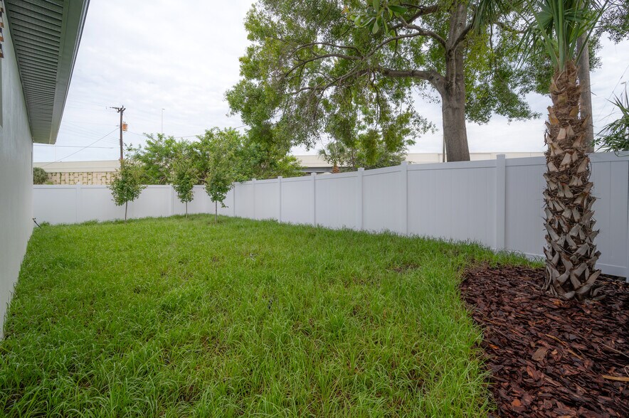 More Photos Of 3921 State St, Tampa Specialty For Sale