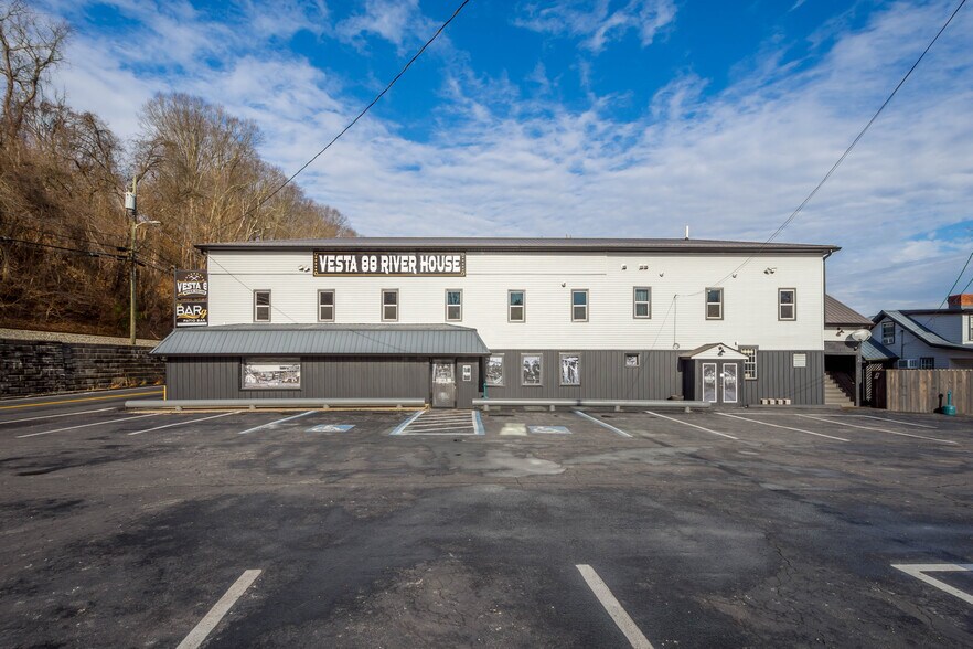 Primary Photo Of 578 Front St, Fredericktown Restaurant For Sale