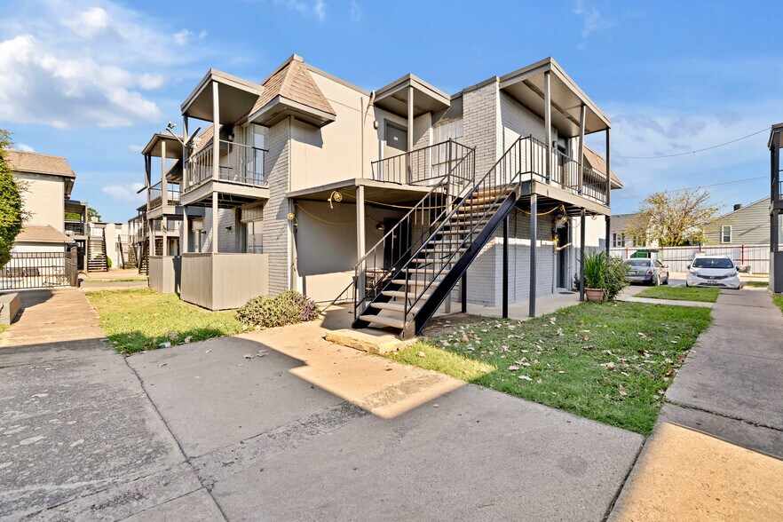 More Photos Of 9765 Webb Chapel Rd, Dallas Apartments For Sale