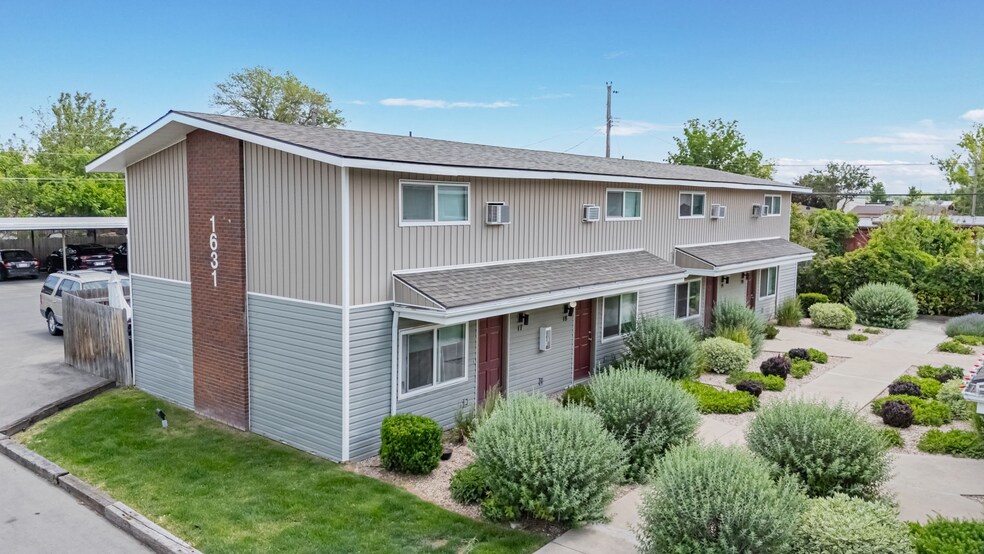 Primary Photo Of 1617-1633 12th Ave Rd, Nampa Apartments For Sale