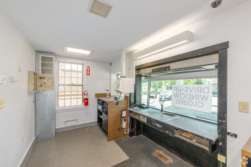 More Photos Of 818 Washington St, Holliston Bank For Sale