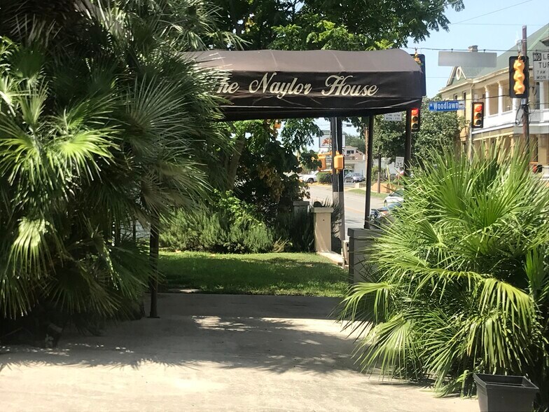 More Photos Of 1919 San Pedro Ave, San Antonio Office For Sale