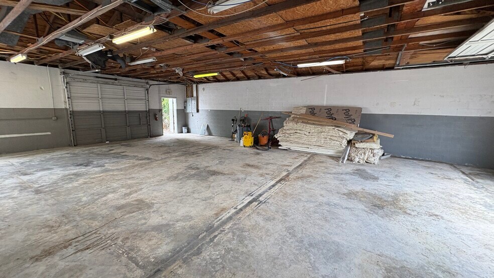 More Photos Of 7906 Leo Kidd Ave, Port Richey Warehouse For Sale