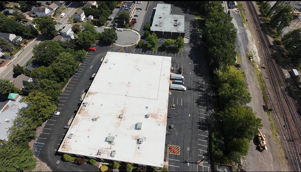 More Photos Of 4 North St, Waldwick Flex For Sale