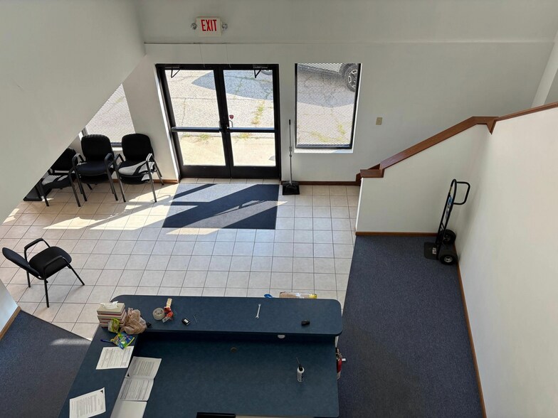 More Photos Of 1312 Westwood Dr, Elkhart Manufacturing For Sale