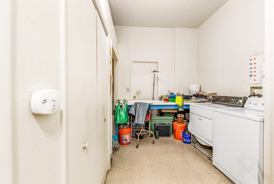 More Photos Of 875 W Main St, Cedaredge Flex For Sale