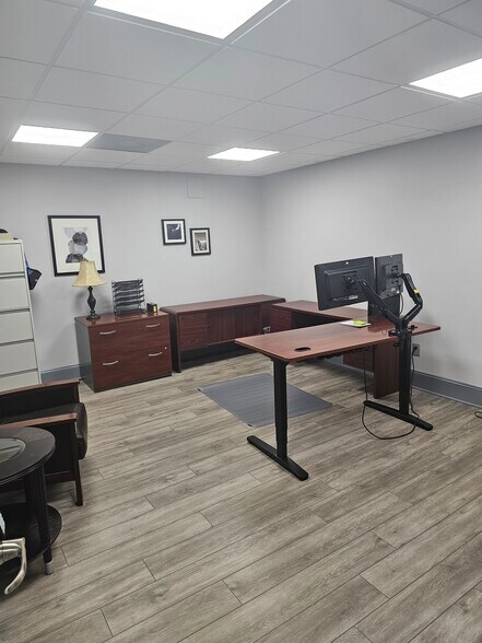 More Photos Of 1132 Hightower Trl, Atlanta Medical For Sale