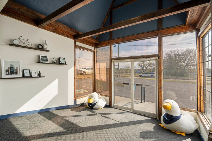 More Photos Of 1823 W 51st St, Tulsa Freestanding For Sale