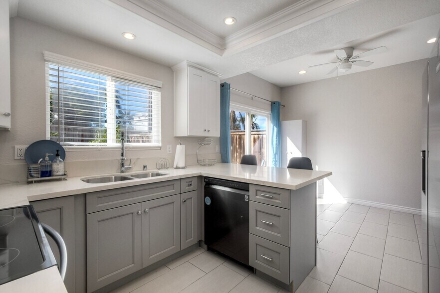 More Photos Of 6809 Corintia St, Carlsbad Multifamily For Sale