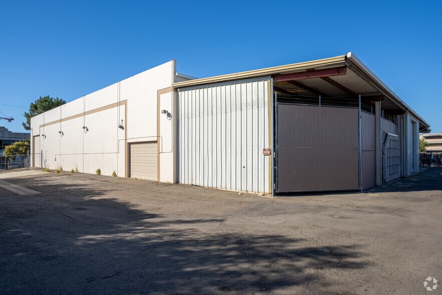 More Photos Of 3635 Afton Rd, San Diego Manufacturing For Lease