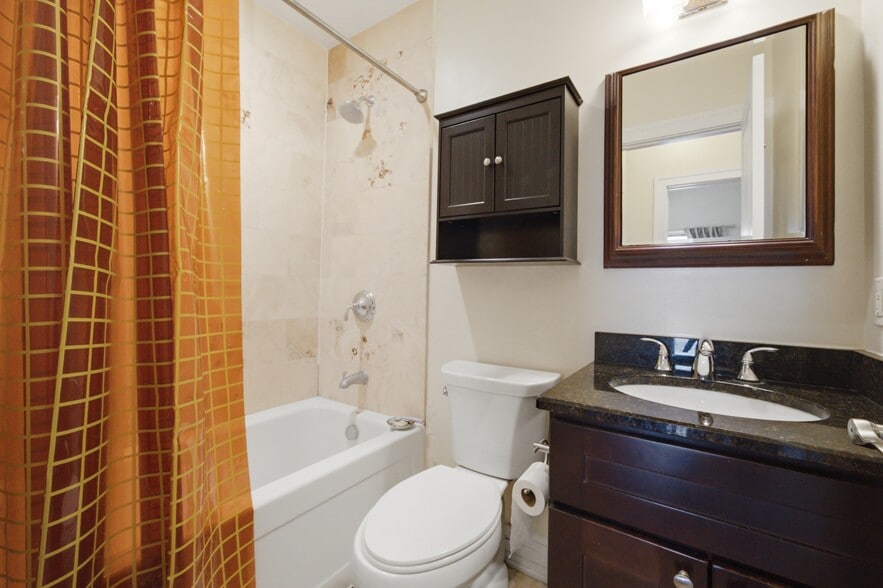 More Photos Of 1640-1642 W Fargo Ave, Chicago Apartments For Sale