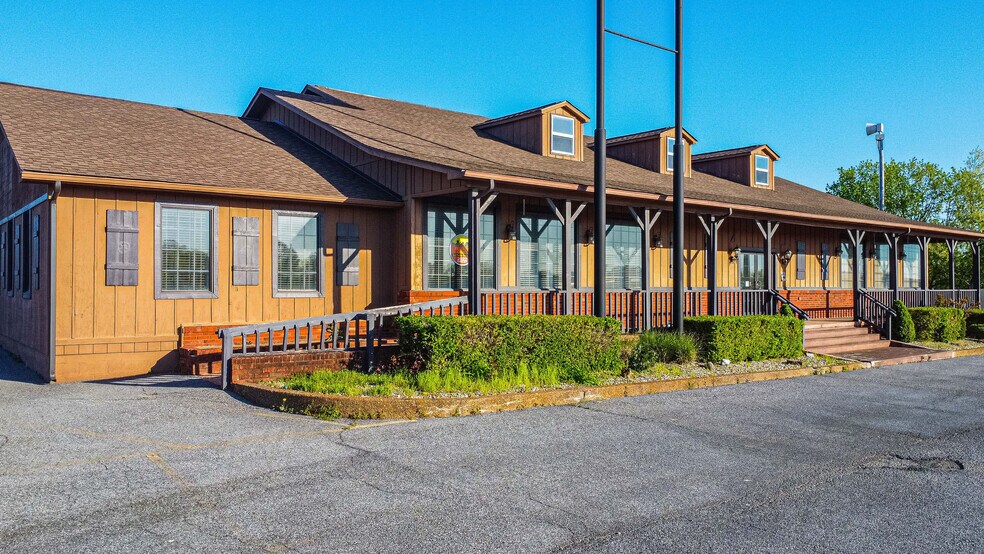 Primary Photo Of 7052 Benton Rd, Paducah Restaurant For Sale