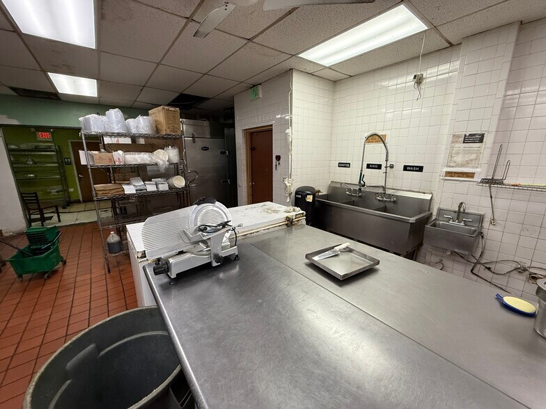 More Photos Of 18053-18065 NW 27th Ave, Miami Gardens Unknown For Lease