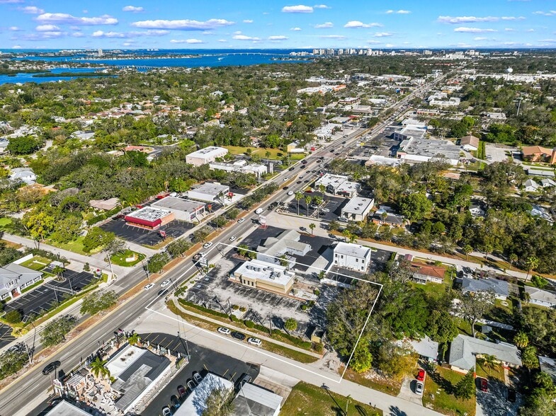 More Photos Of 4413 S Tamiami Trl, Sarasota Restaurant For Sale