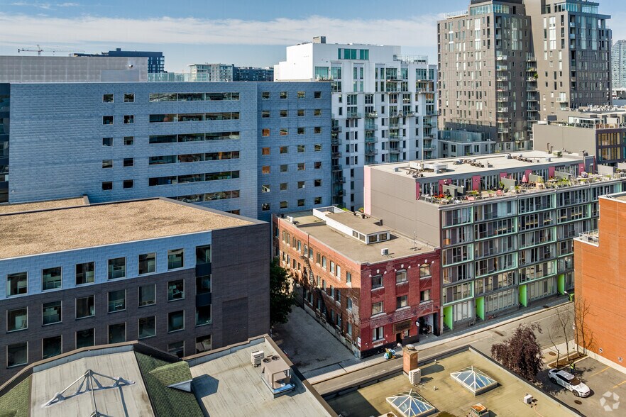 More Photos Of 64 Rue Prince, Montréal Storefront Retail Office For Sale