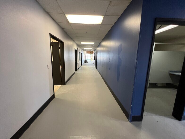 More Photos Of 15650 El Prado Rd, Chino Warehouse For Lease