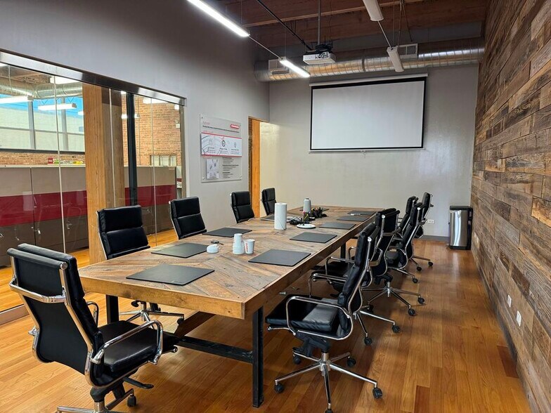 More Photos Of 1750 W Fulton St, Chicago Loft Creative Space For Lease