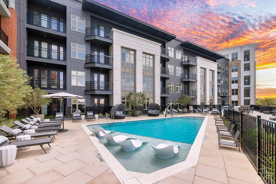 More Photos Of 5 Resort Dr, Savannah Apartments For Lease