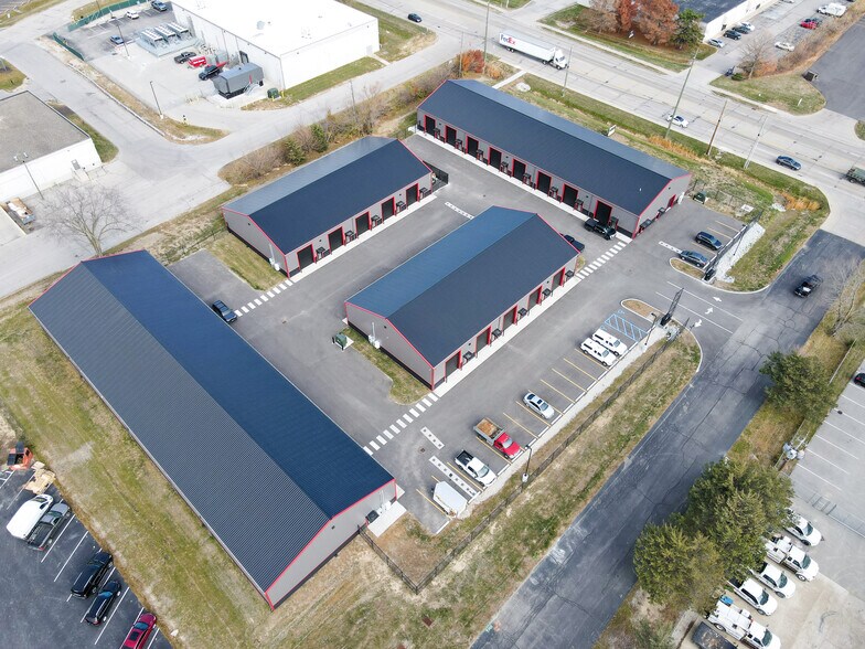 More Photos Of 8414 Zionsville Rd, Indianapolis Light Distribution For Lease