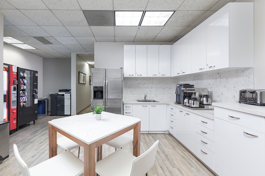 More Photos Of 10866 Wilshire Blvd, Los Angeles Office For Lease