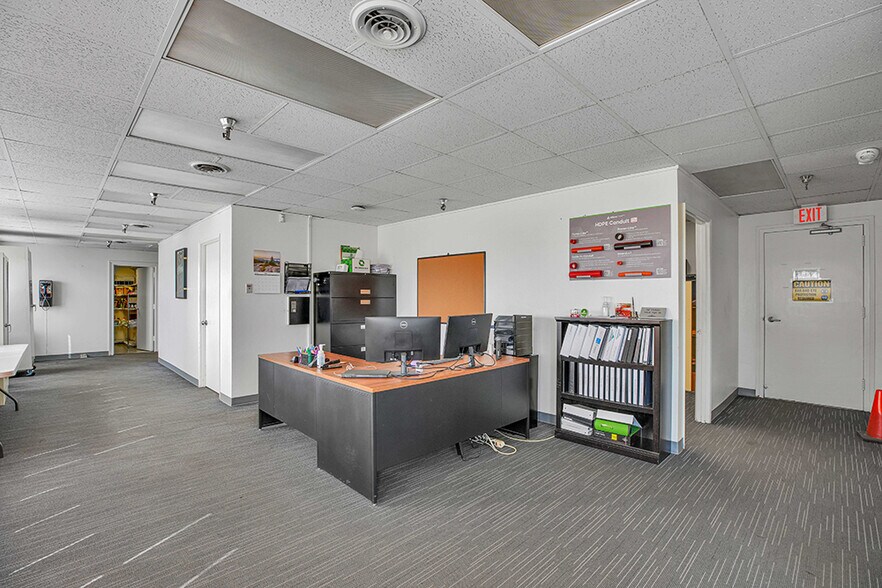 More Photos Of 2257 Progress Way, Woodburn Warehouse For Sale