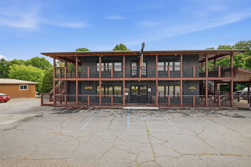 More Photos Of 2000 N Bridge St, Elkin Restaurant For Sale