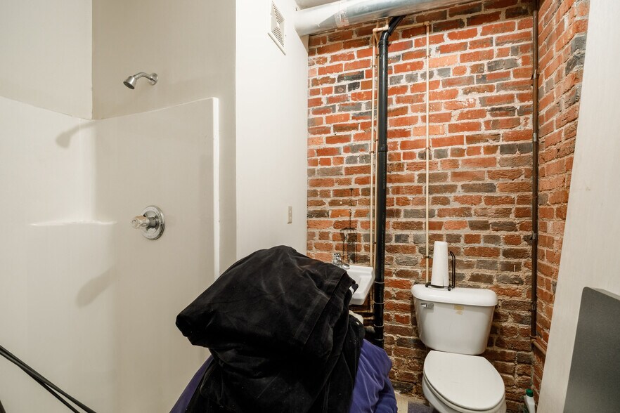 More Photos Of 1814 E Franklin St, Richmond Office Residential For Sale