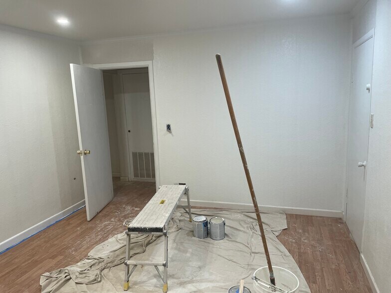More Photos Of 32 County Road 201, Pecos Industrial For Lease