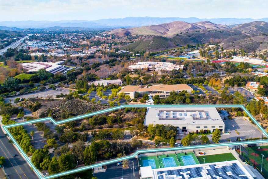 More Photos Of 4553 La Tienda Rd, Westlake Village Light Manufacturing For Sale