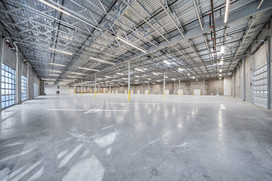 More Photos Of Laughlin Ranch Blvd, Bullhead City Warehouse For Lease