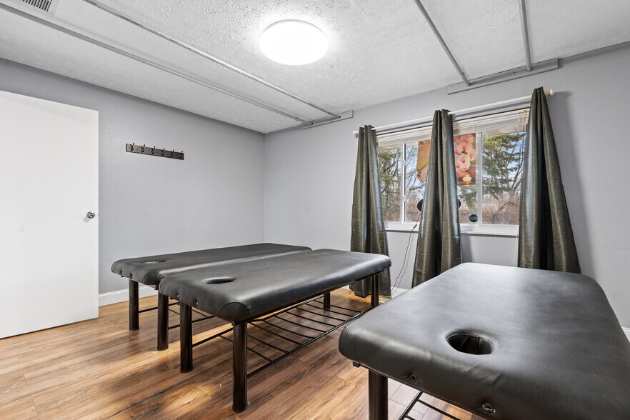 More Photos Of 2179 Miamisburg Centerville Rd, Dayton Office For Sale