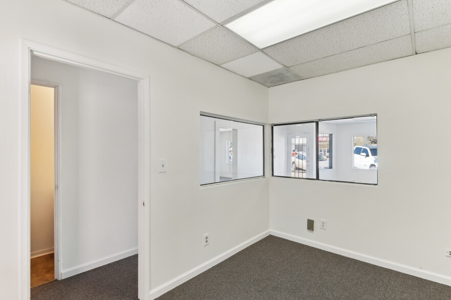 More Photos Of 641-643 El Cajon Blvd, El Cajon Storefront For Sale