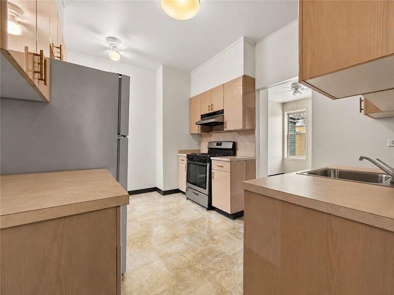 More Photos Of 2345 65th St, Brooklyn Storefront Retail Office For Sale