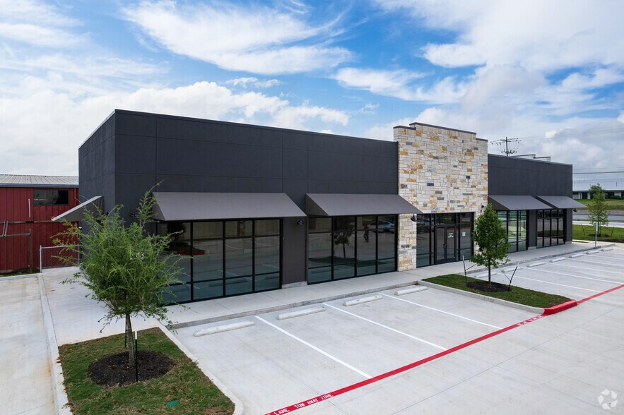 More Photos Of 2609 S Interstate 35, San Marcos Storefront Retail Office For Lease