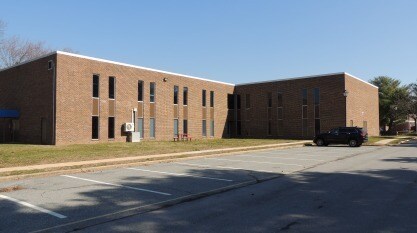 More Photos Of 800 Silver Lake Blvd, Dover Office For Lease