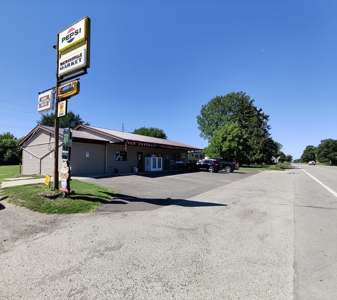 More Photos Of 4521 W Caro Rd, Vassar Convenience Store For Sale